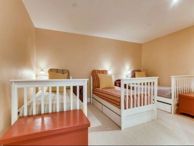 Four Bedroom Townhome with Views of Slopes!